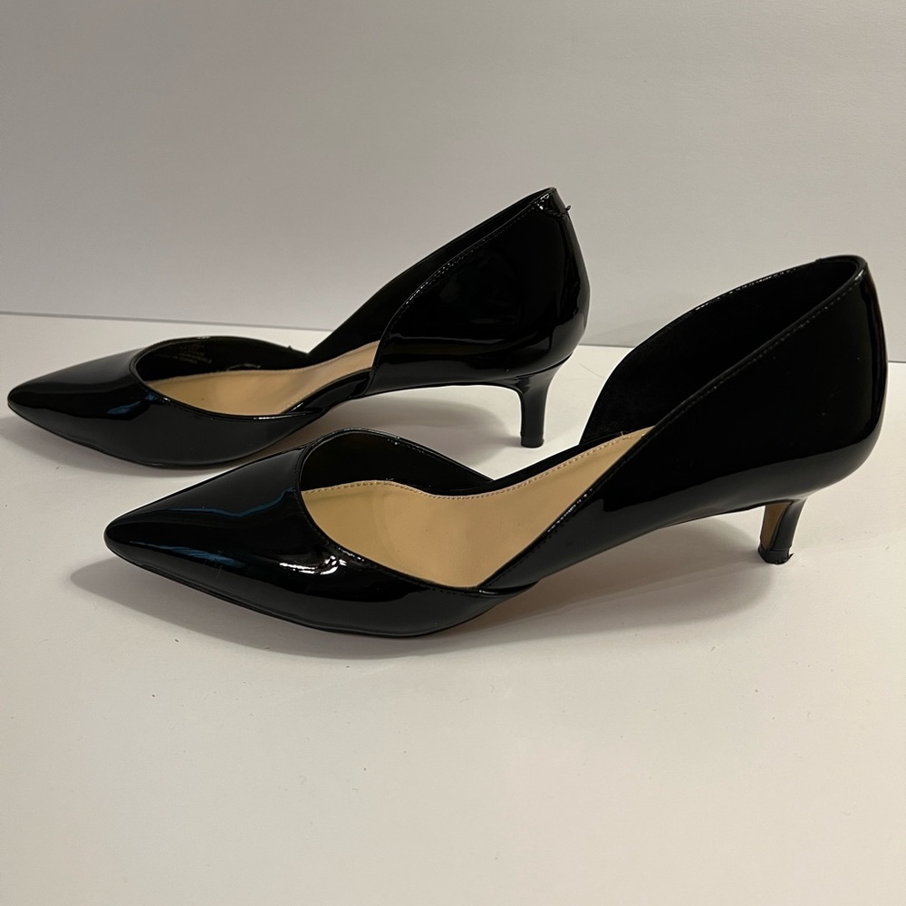 Vince Camuto Pointed Toe Kitten Heel Pumps Size 6.5 Black Patent